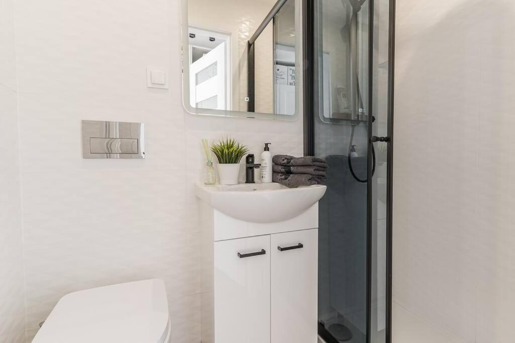 Uroczy Apartament 2 Pokoje - 10 Min Do Morza! Gdańsk Buitenkant foto