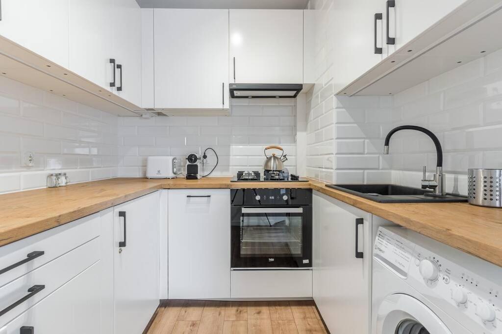 Uroczy Apartament 2 Pokoje - 10 Min Do Morza! Gdańsk Buitenkant foto